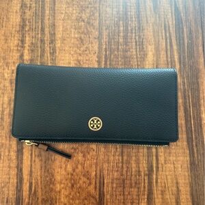 Like New Tory Burch Walker Zip Slim Wallet